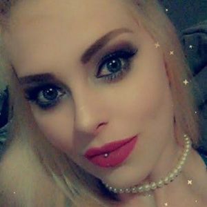 Meet your Posher, Cassandra